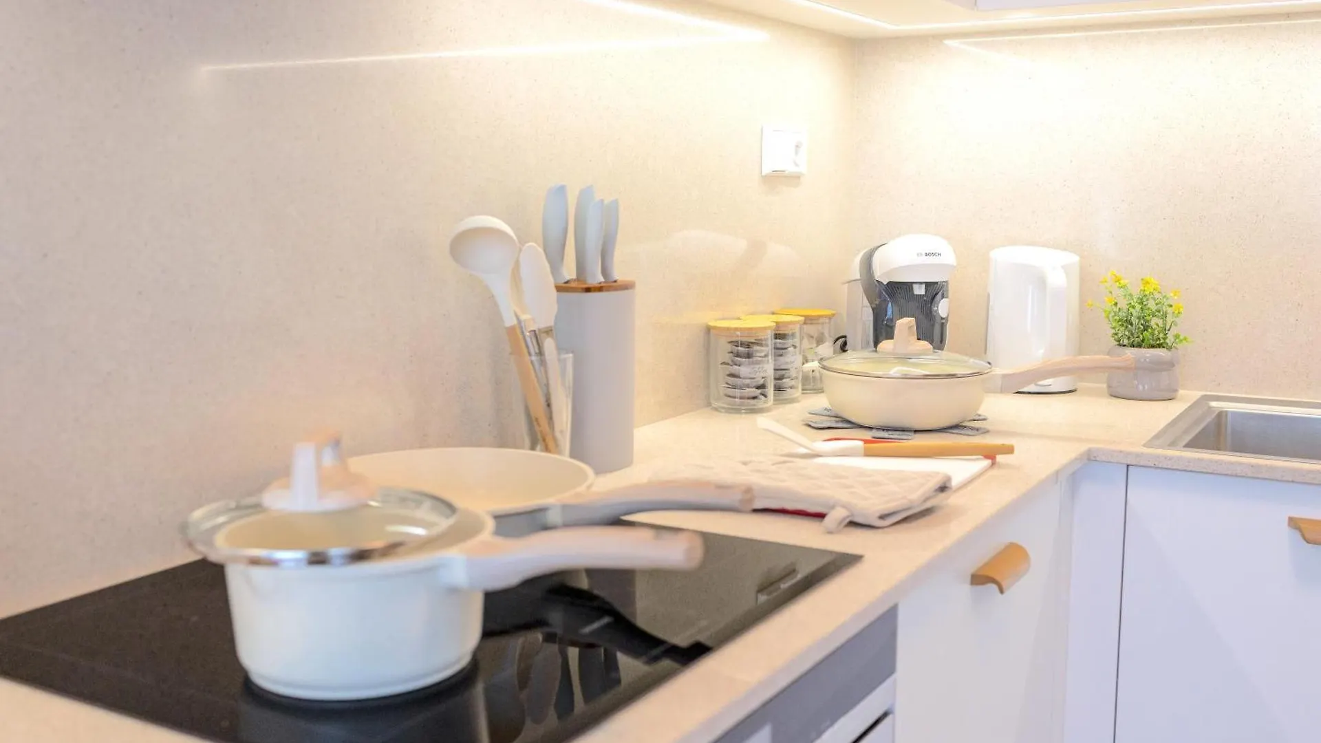 Design Apartment - Balcony, Free Parking, Yoga, 10 Mins To Center, By Gravity Prague