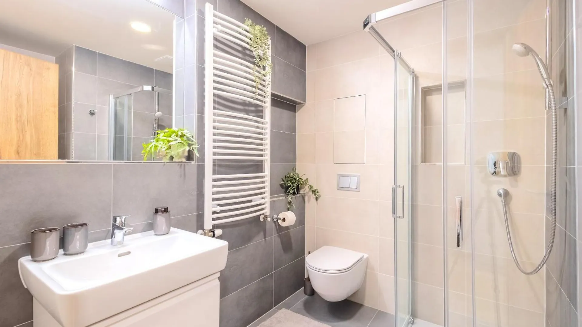 Design Apartment - Balcony, Free Parking, Yoga, 10 Mins To Center, By Gravity Prague Czech Republic