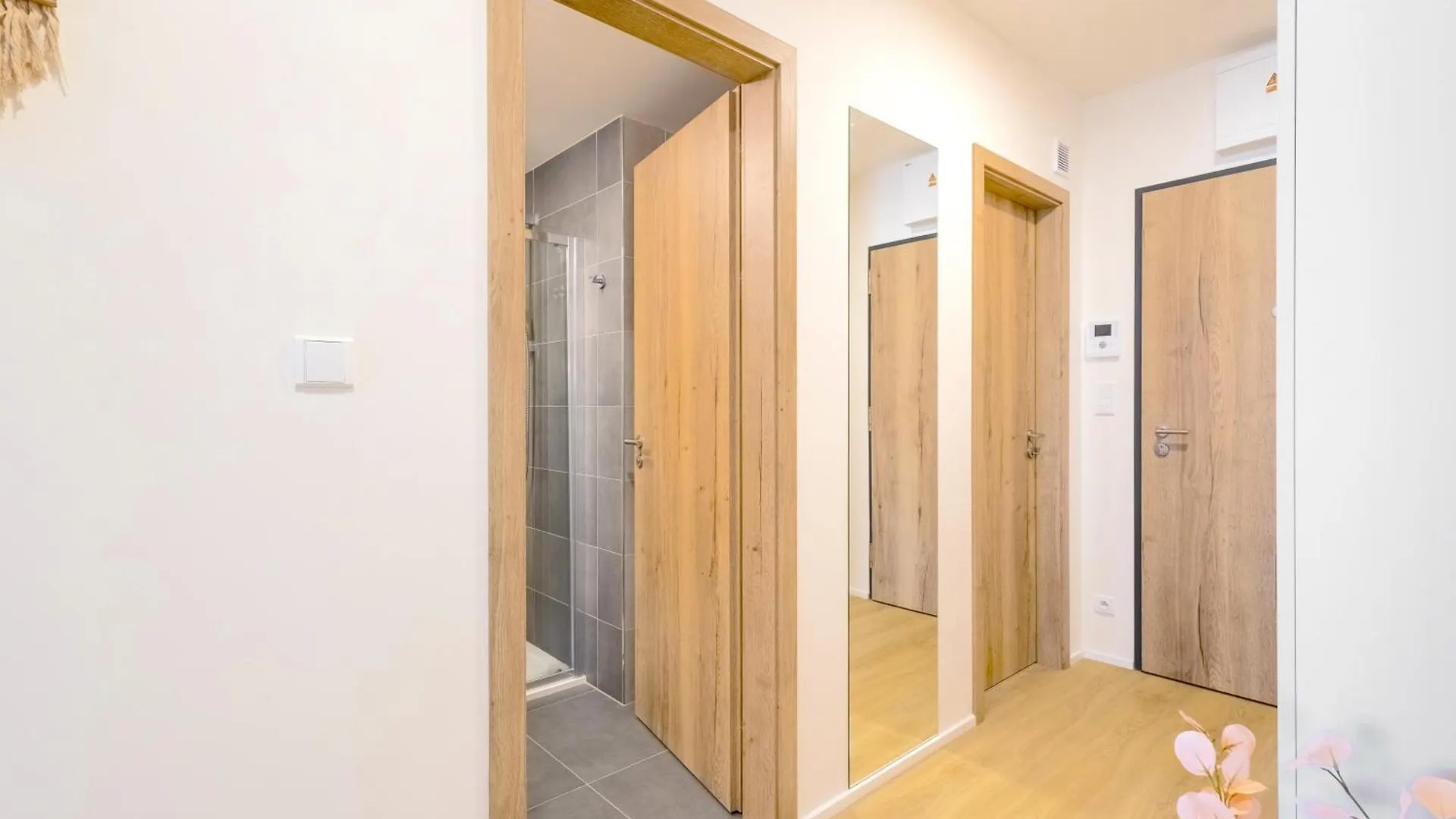 Design Apartment - Balcony, Free Parking, Yoga, 10 Mins To Center, By Gravity Prague