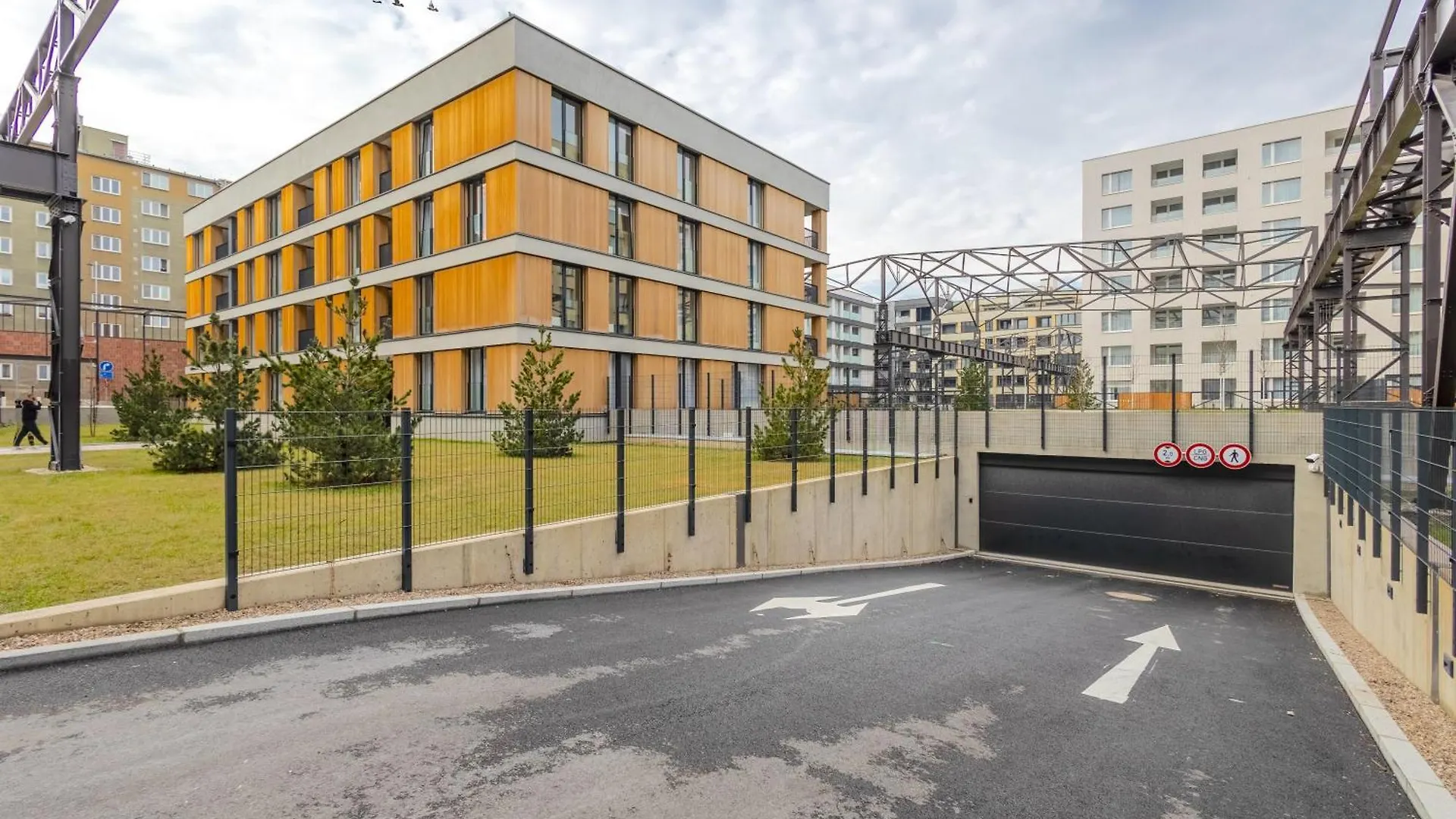 Design Apartment - Balcony, Free Parking, Yoga, 10 Mins To Center, By Gravity プラハ